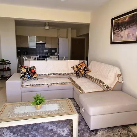 Appartement Village - F302 *